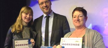 “Jonge Helden” lintjes voor Lotte Zethof en Ester de Schrijver