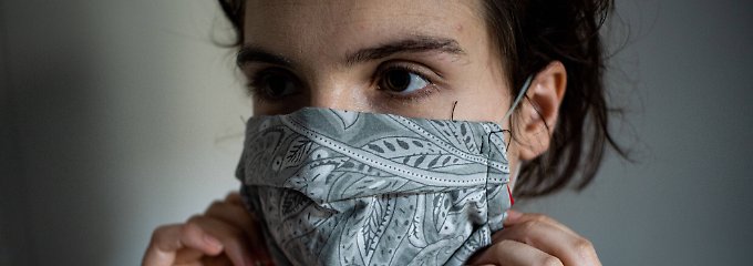 Maske Corona selbstgenäht.jpg