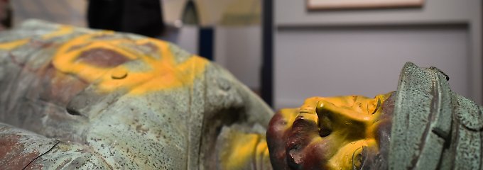 Sie wurde mehrfach gestürzt und schon in den 1960er Jahren ins Museum umgezogen. Deutschland eignete sich ab 1884 Kolonien in Afrika, Ozeanien und Ostasien an. Es verfügte damit über das viertgrößte koloniale Gebiet. Die gewaltvolle Herrschaft der Deutschen führte zu Aufständen und Kriegen. Während des Herero-und-Nama-Kriegs von 1904 bis 1908 im damaligen Deutsch-Südwestafrika begingen die ...