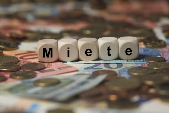 Landgericht München lehnt Mieterhöhung über Mietspiegel wegen Inflation ab (© domoskanonos - stock.adobe.com)