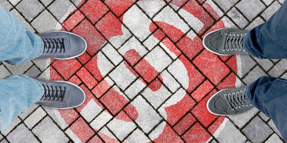 OVG: Geschwisterermäßigung gilt auch für Halbgeschwister (© Bluedesign - stock.adobe.com)
